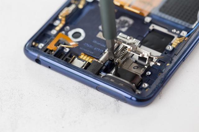拆解见真章 :升降式结构的 vivo X27 内部做工如何?