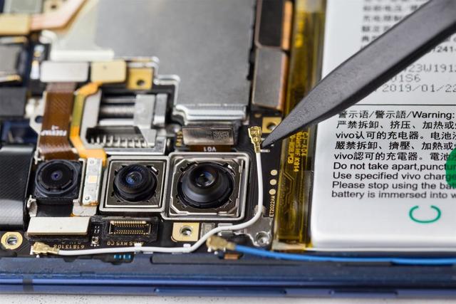 拆解见真章 :升降式结构的 vivo X27 内部做工如何?