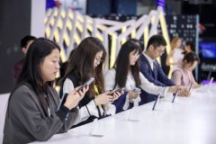 OPPO Reno 5G版亮相联通合作伙伴大会,先进的5G技术引人注目
