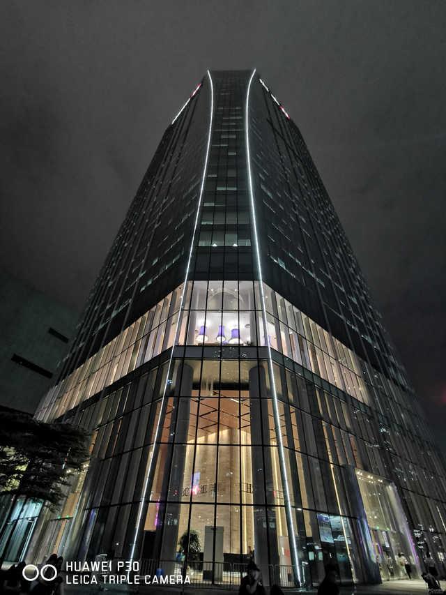 华为P30夜景分数估测:二三四摄厮杀,鹿死谁手