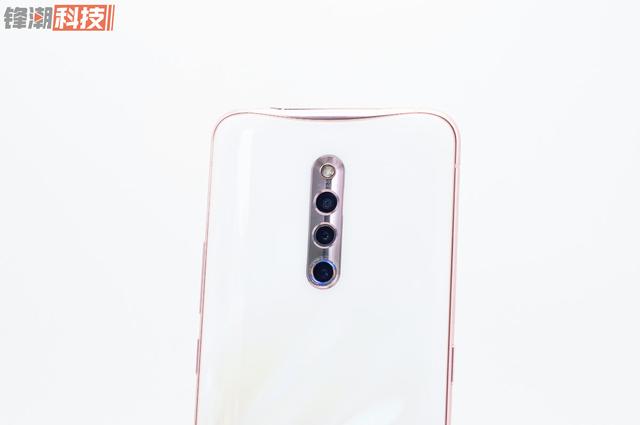单纯的白色,vivo却把它玩出花来了!vivo X27 Pro 真机图赏