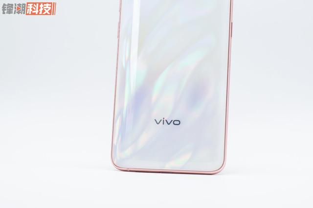 单纯的白色,vivo却把它玩出花来了!vivo X27 Pro 真机图赏