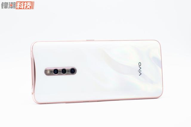 单纯的白色,vivo却把它玩出花来了!vivo X27 Pro 真机图赏