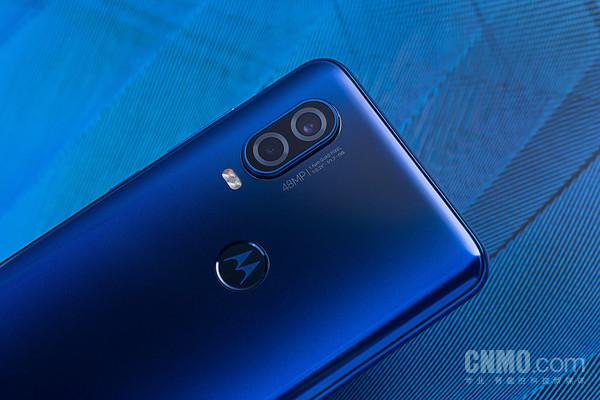 21:9大屏加持 moto P50评测:当商务范遇上潮流之心