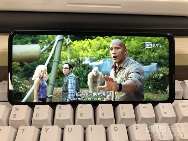 21:9大屏加持 moto P50评测:当商务范遇上潮流之心