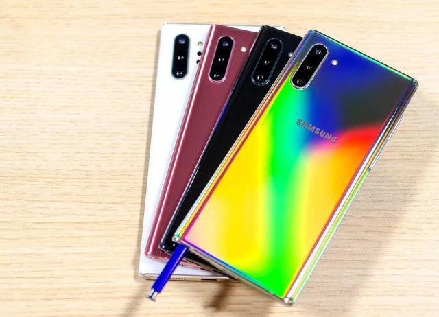 屏占比超100%,这种旗舰实属业内罕见;iOS 13悄然上线,逆天流畅