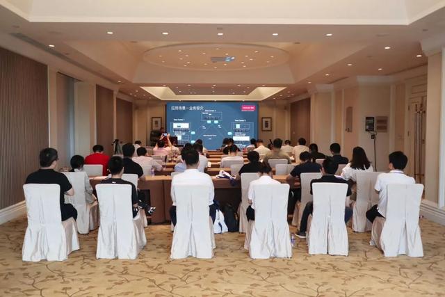 2019世界物联网博览会:华云数据荣获“三新”金奖