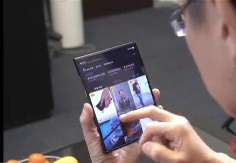 为新MIX 造势?小米发布新海报:屏占比的上限只是100%?