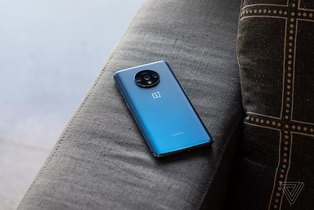 这可能是一加OnePlus 7T不支持无线充电的原因