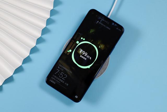 荣耀V30 PRO详细评测:5G时代的性能拍照旗舰