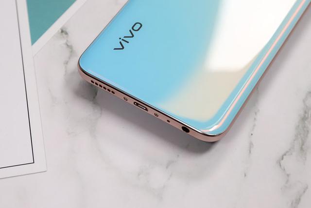 长续航千元机又多一个选择 vivo Z5i评测