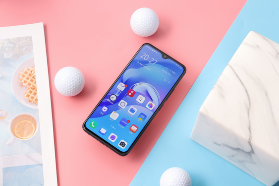 续航更持久才能畅玩游戏，vivo Z5i的快充有多强？