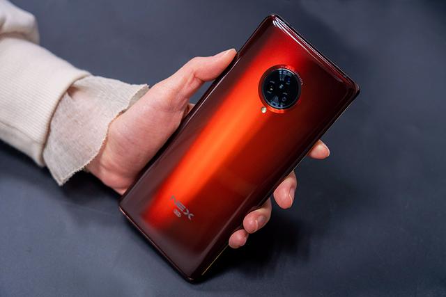 vivo NEX 3S手机评测：865旗舰与完整屏幕二者可以得兼