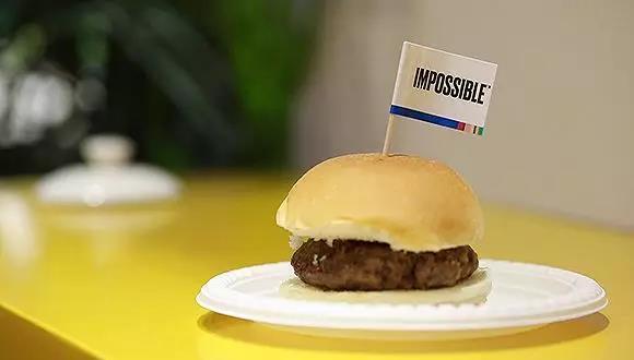多国肉联厂暴发聚集性疫情,这意味着什么?