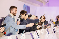 realme不安分的基因一路求变，造就最年轻的全球